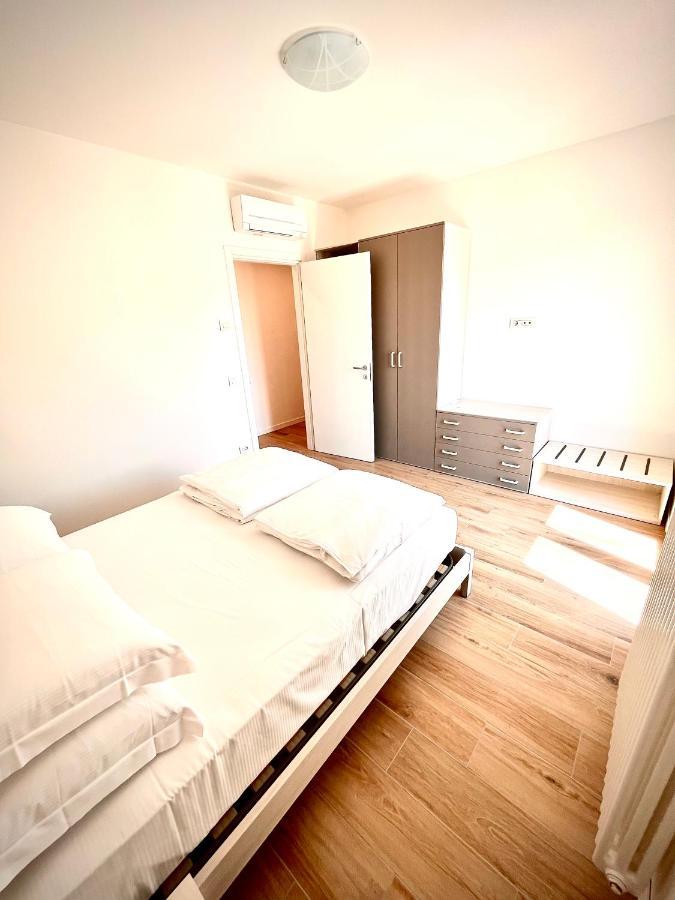 Berengario Suites Torri Del Benaco Exterior photo